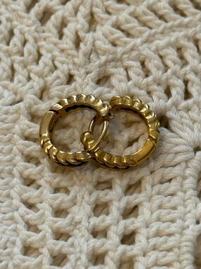 Ask & Embla Huggie Earrings